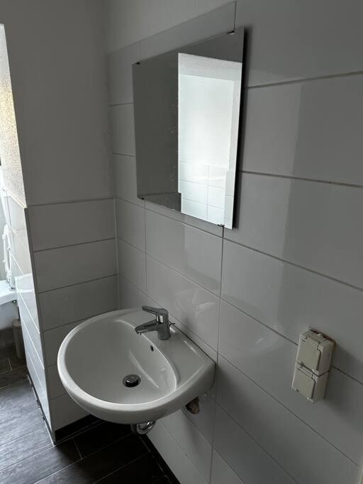Zentrumsnahes Monteurszimmer Érfurt Exterior foto